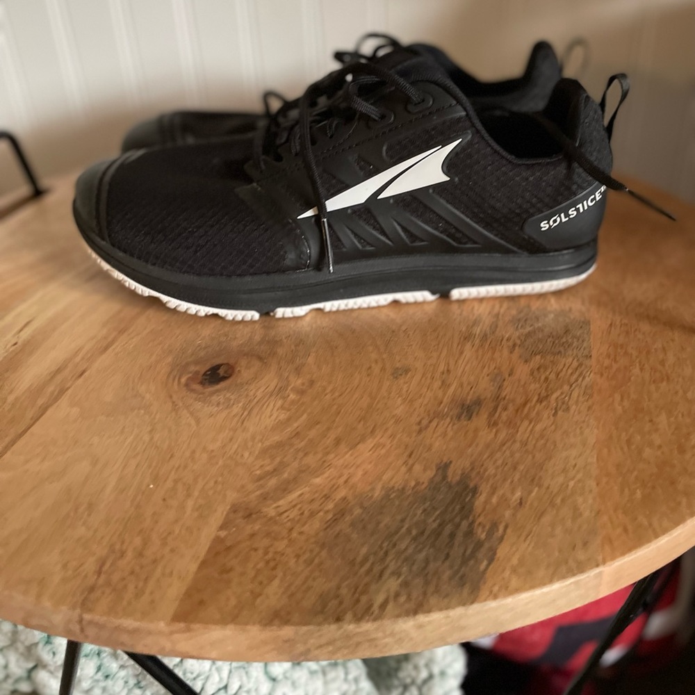 Altra solctice size 9. Worn 2x
